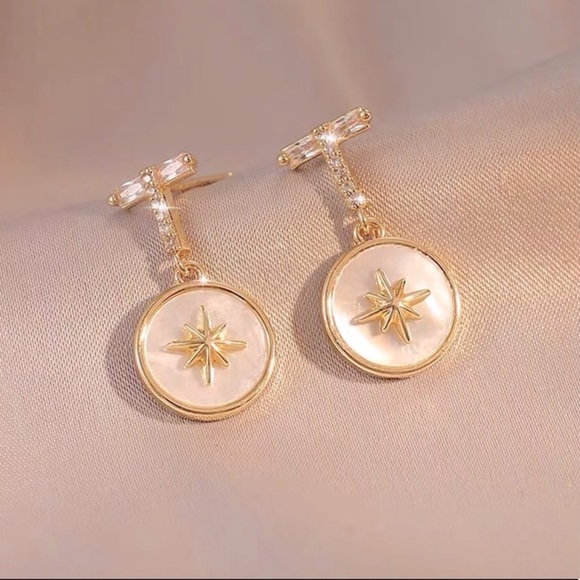 💎 BOGO❗️8-pointed shining Lucky Star Earrings mother of pearl gold - Picture 4 of 7